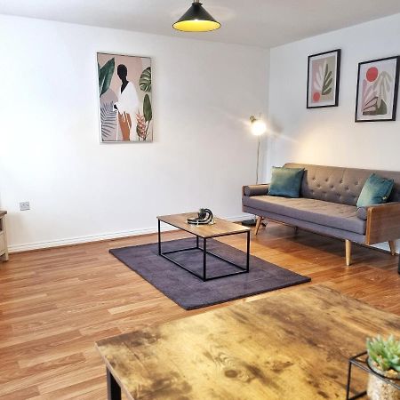 Modern & Spacious 3 Bedrooms And 2 Bathrooms Home, Free Parking! Cambridge  Eksteriør bilde