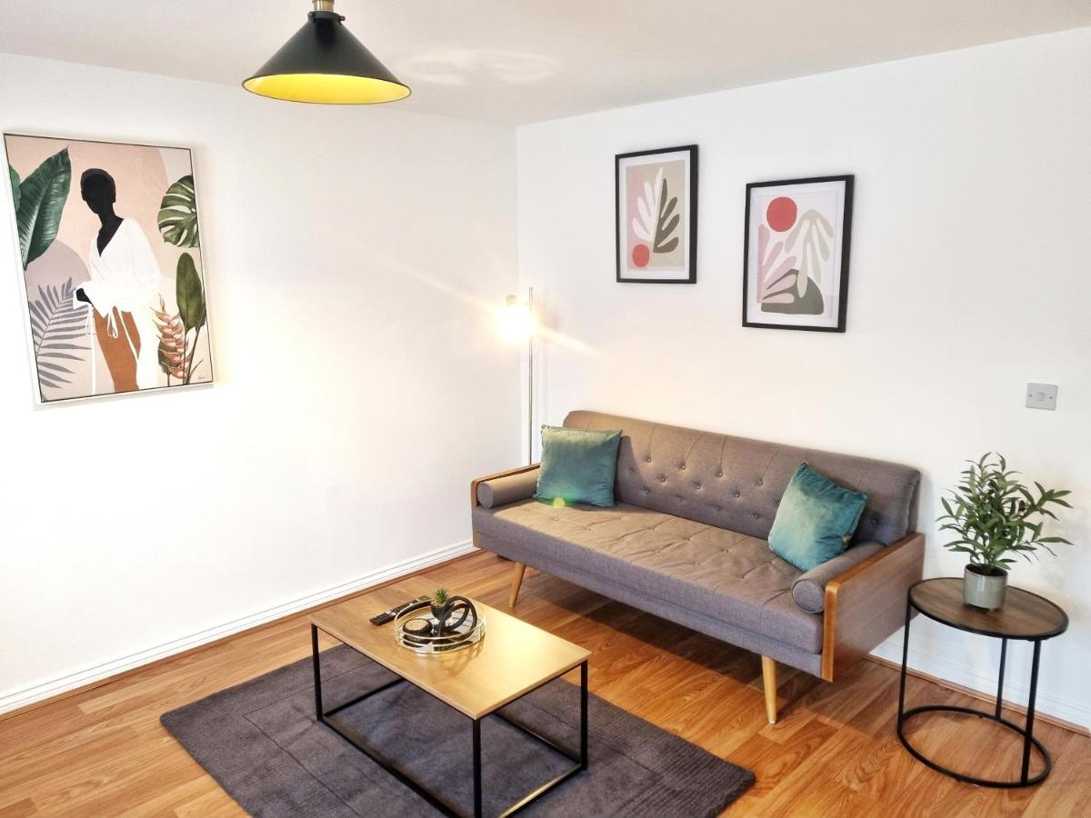 Modern & Spacious 3 Bedrooms And 2 Bathrooms Home, Free Parking! Cambridge  Eksteriør bilde