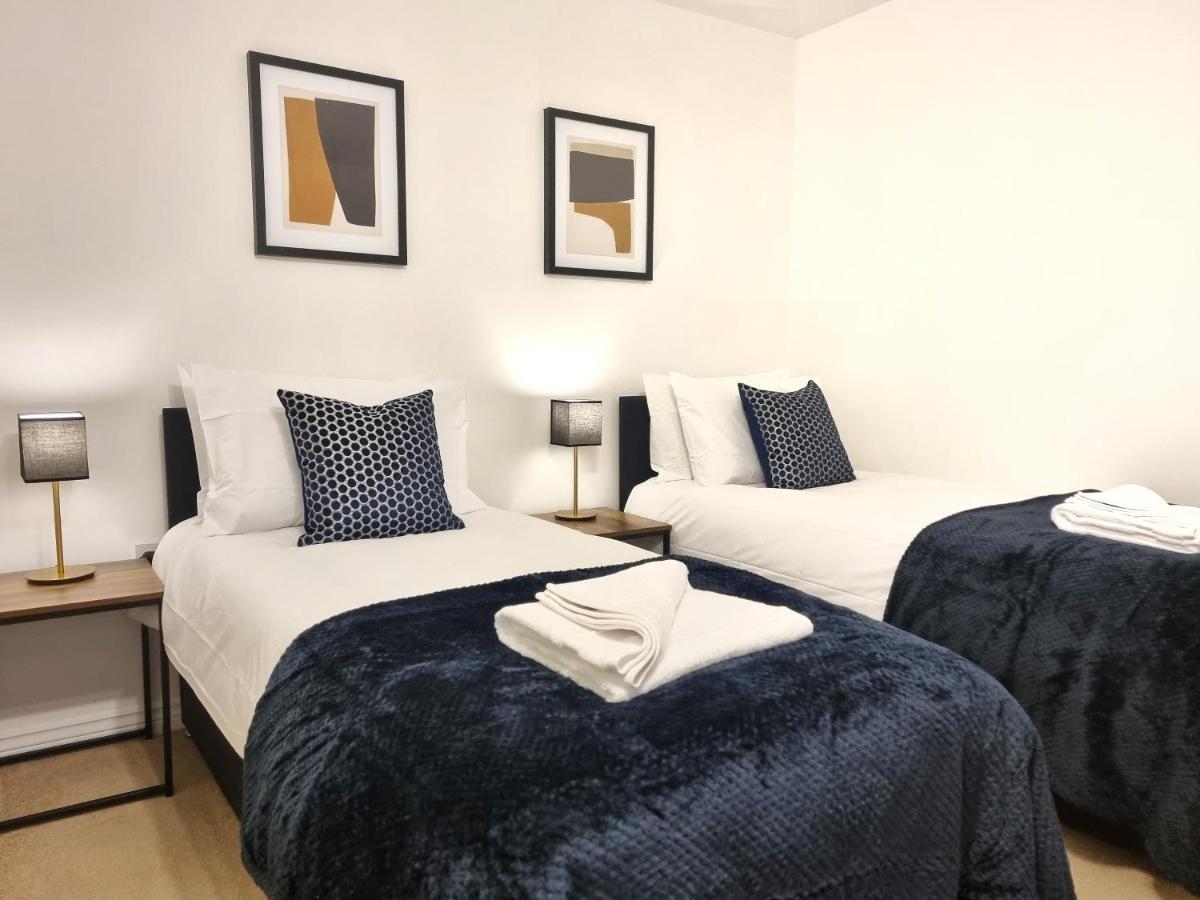Modern & Spacious 3 Bedrooms And 2 Bathrooms Home, Free Parking! Cambridge  Eksteriør bilde