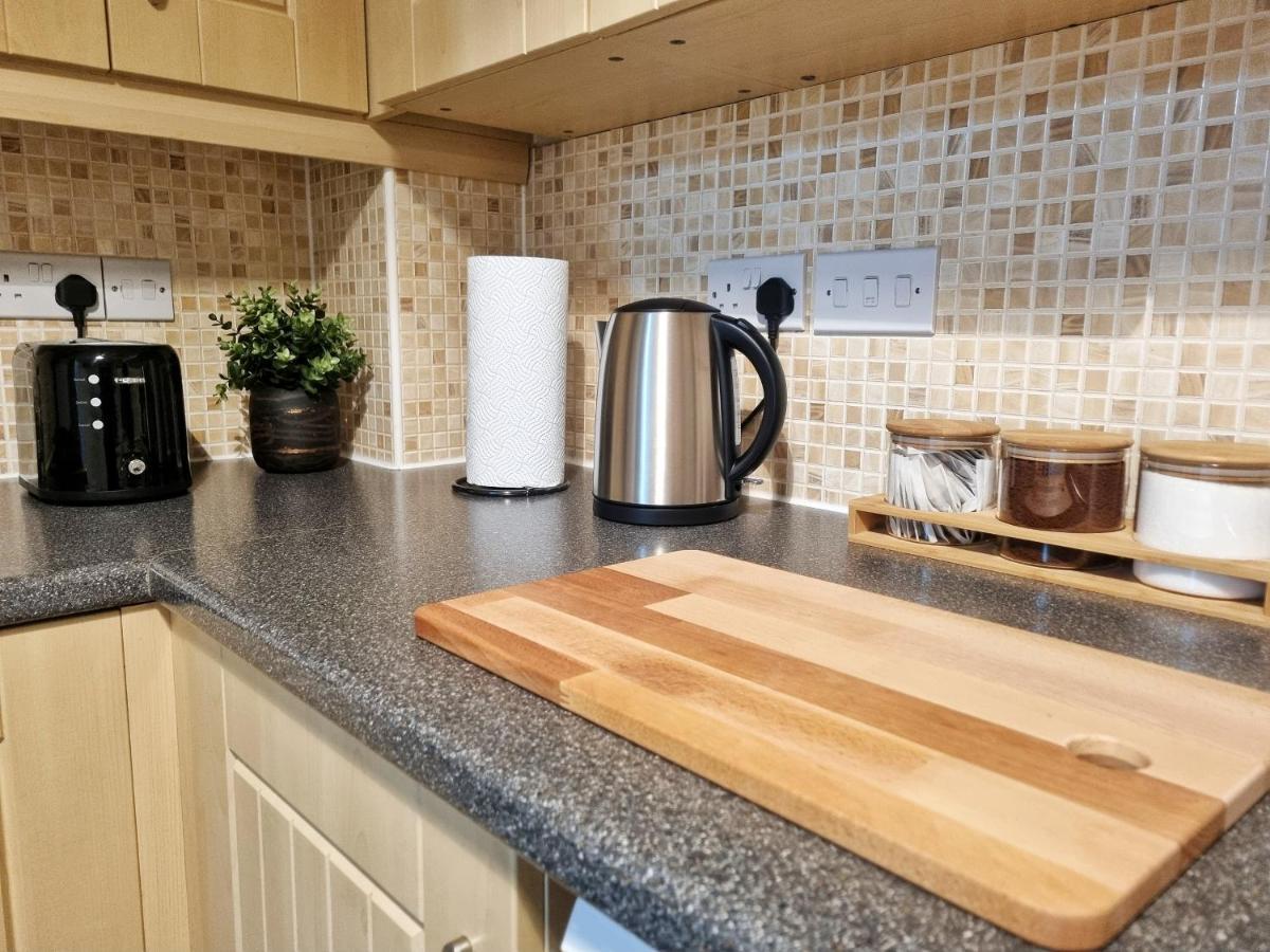 Modern & Spacious 3 Bedrooms And 2 Bathrooms Home, Free Parking! Cambridge  Eksteriør bilde