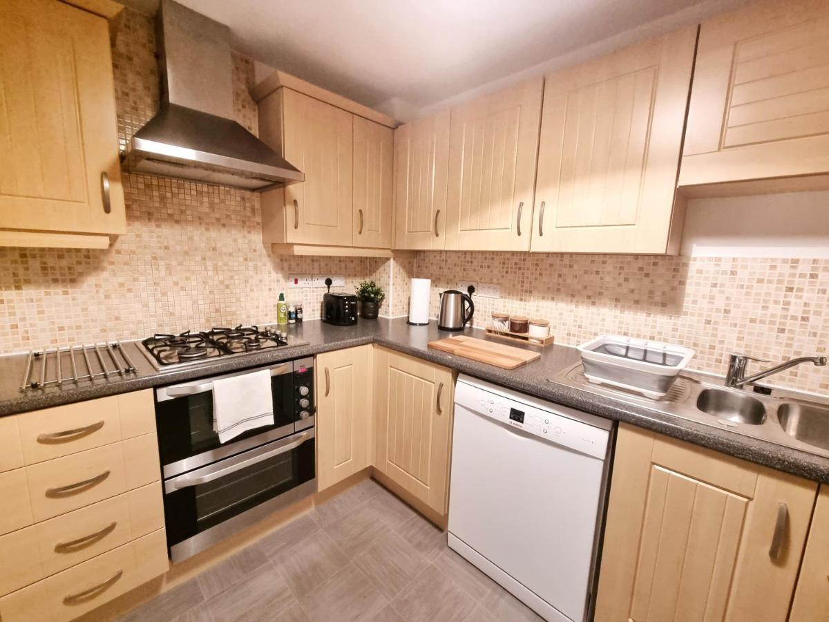 Modern & Spacious 3 Bedrooms And 2 Bathrooms Home, Free Parking! Cambridge  Eksteriør bilde