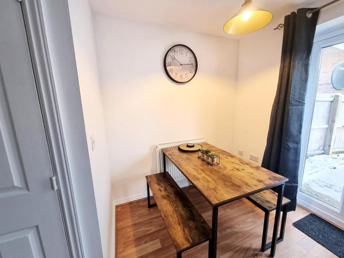 Modern & Spacious 3 Bedrooms And 2 Bathrooms Home, Free Parking! Cambridge  Eksteriør bilde